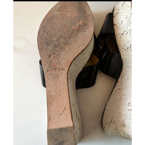 Bettye Mueller Wedges Size 9 Retails $195 - Picture 3 of 3